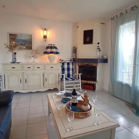 Sur Gironde - Seduisant Coin De Paradis Avec Sa Piscine Privee * Meschers-sur-Gironde